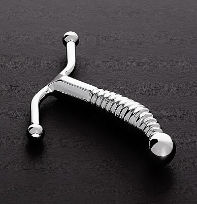 Triune Ribbed Plug